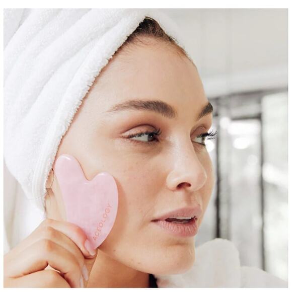 ACEOLOGY ROSE QUART GAU DHA FACIAL+‎ REVIVE FACE &BODY ICE ROLLER BNIB - Picture 5 of 10